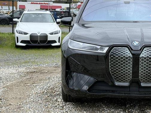 2025 BMW iX M60
