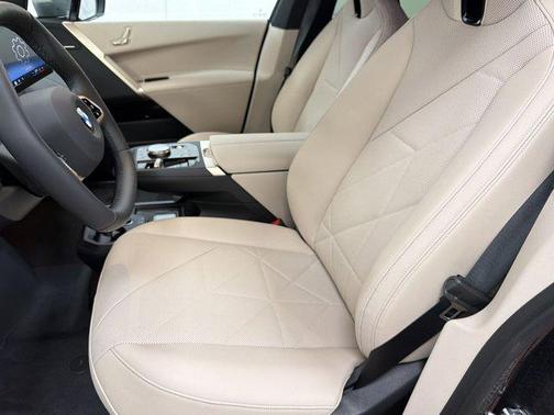 Space Silver Metallic 2026 BMW iX xDrive45