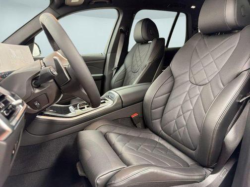 Skyscraper Grey Metallic 2026 BMW X5 xDrive40i