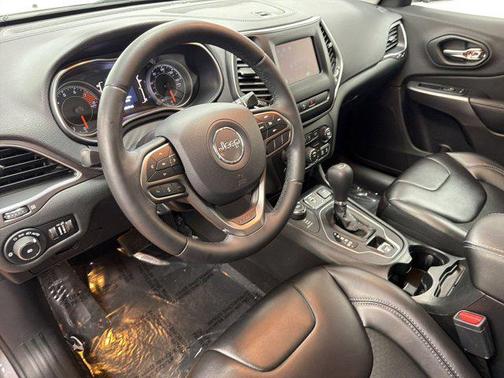 Granite Crystal Metallic Clearcoat 2019 Jeep Cherokee Latitude Plus