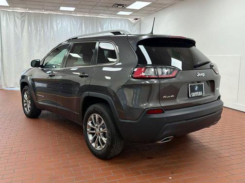 Granite Crystal Metallic Clearcoat 2019 Jeep Cherokee Latitude Plus
