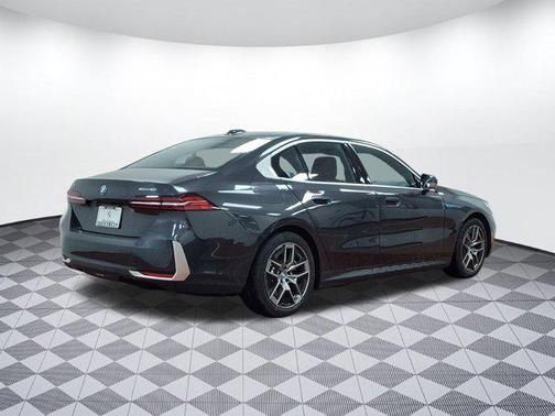 2025 BMW i5 xDrive40