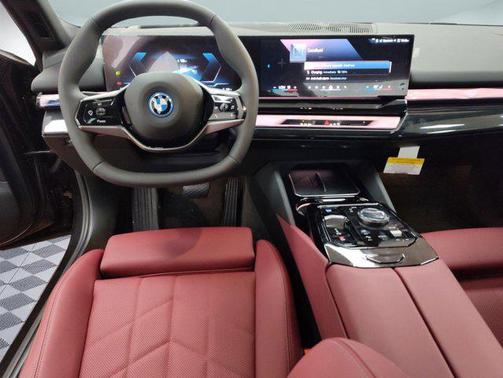 2025 BMW i5 xDrive40