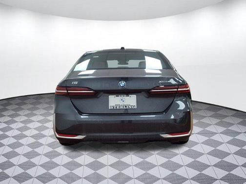 2025 BMW i5 xDrive40