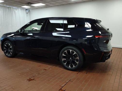 2026 BMW iX xDrive45