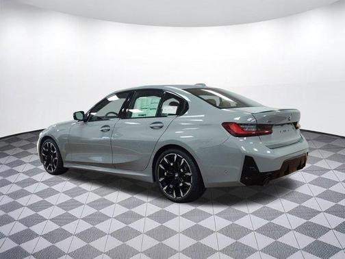 2025 BMW 330 i xDrive