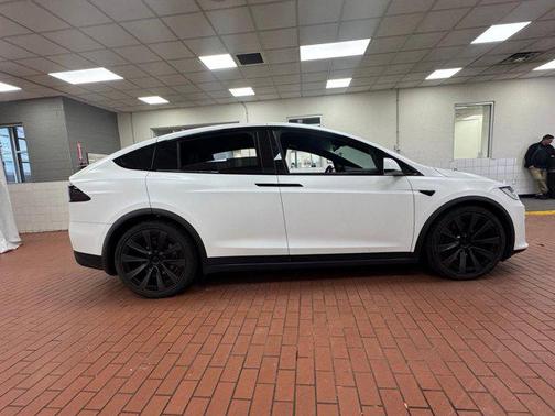 2023 Tesla Model X Standard Range