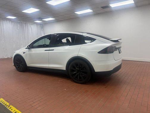 2023 Tesla Model X Standard Range