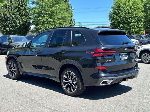 Black Sapphire Metallic 2026 BMW X5 xDrive40i