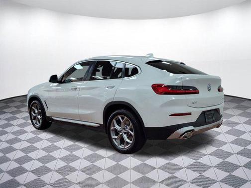 2024 BMW X4 xDrive30i