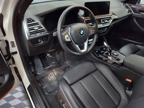 2024 BMW X4 xDrive30i