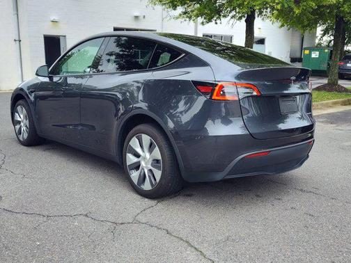 2024 Tesla Model Y Long Range Dual Motor All-Wheel Drive