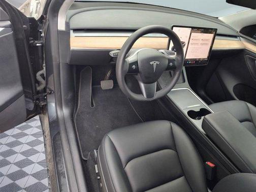 2024 Tesla Model Y Long Range Dual Motor All-Wheel Drive