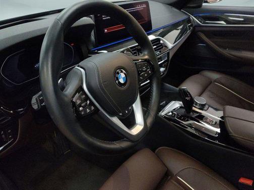 2023 BMW 530 i
