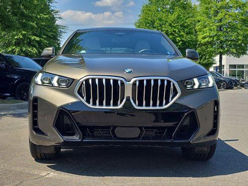 Manhattan Green Metallic 2024 BMW X6 xDrive40i