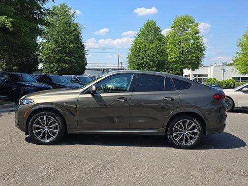 Manhattan Green Metallic 2024 BMW X6 xDrive40i