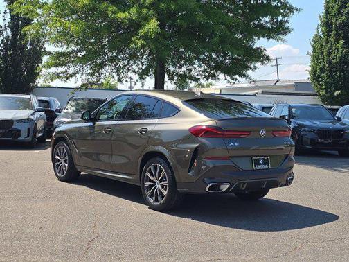 Manhattan Green Metallic 2024 BMW X6 xDrive40i