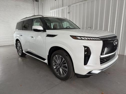 Radiant White 2026 INFINITI QX80 LUXE