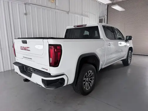 White 2023 GMC Sierra 1500 AT4