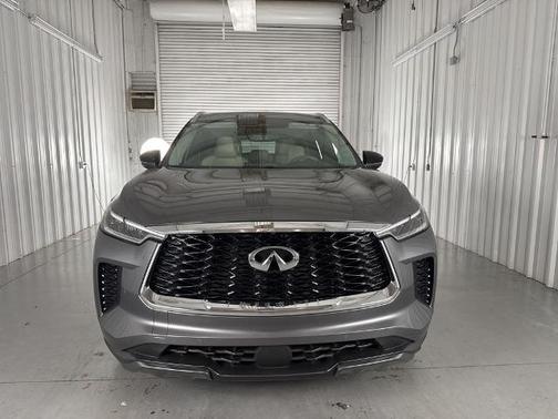 2022 INFINITI QX60 LUXE