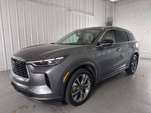 2022 INFINITI QX60 LUXE