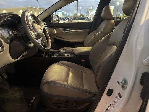 2024 INFINITI QX50 LUXE