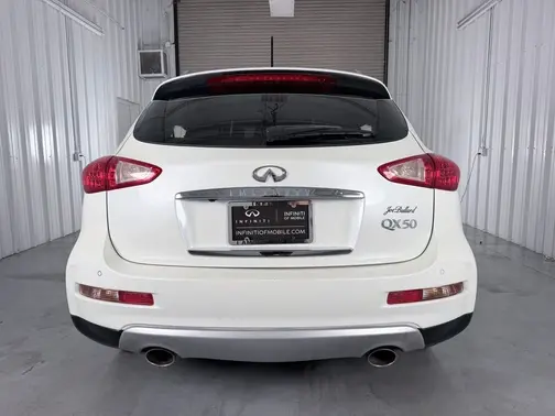 White 2017 INFINITI QX50 Base