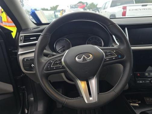 2024 INFINITI QX50 LUXE
