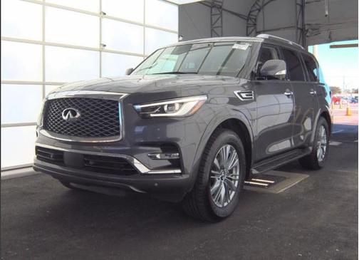 2022 INFINITI QX80 LUXE