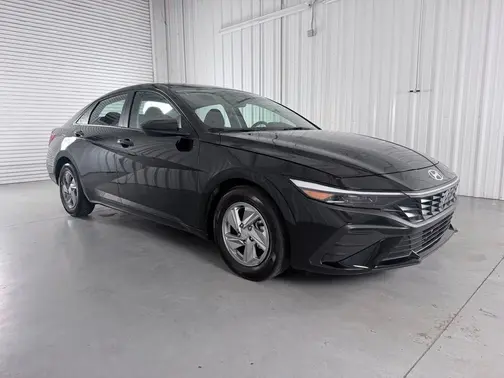 Black 2026 Hyundai ELANTRA SE