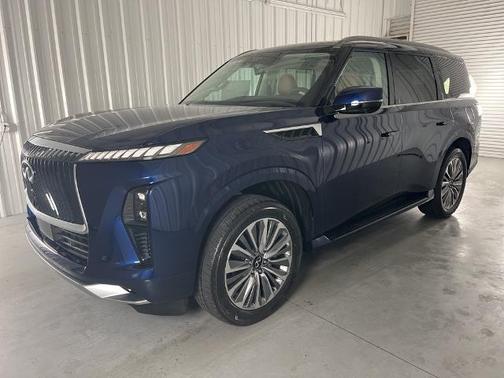 2025 INFINITI QX80 LUXE