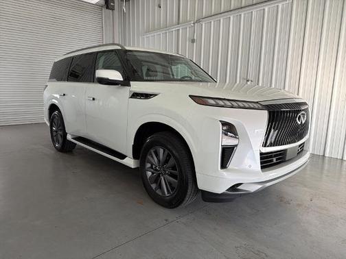 2025 INFINITI QX80 PURE