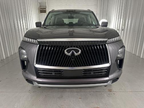 2025 INFINITI QX80 LUXE