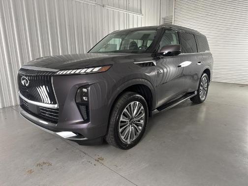 2025 INFINITI QX80 LUXE