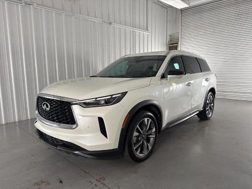2022 INFINITI QX60 LUXE