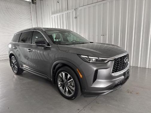 2022 INFINITI QX60 LUXE