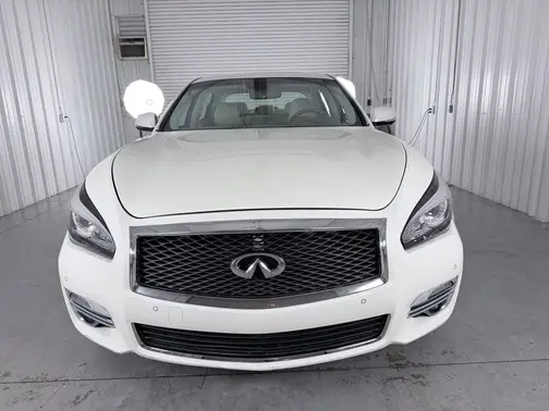 White 2019 INFINITI Q70L 3.7