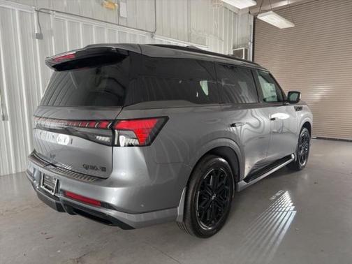 Dynamic Metal 2026 INFINITI QX80 SPORT