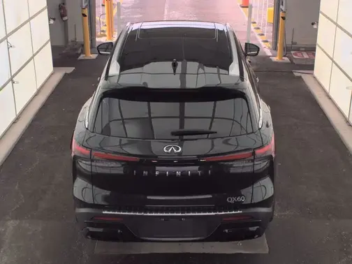 Black 2023 INFINITI QX60 LUXE