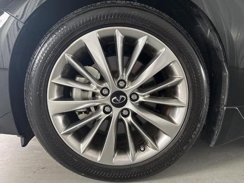 2024 INFINITI Q50 LUXE