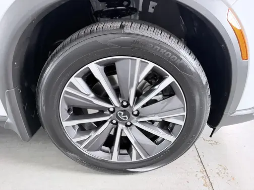 RADIANT WHITE 2027 INFINITI QX60 Luxe FWD