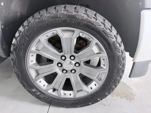 White 2017 GMC Sierra 1500 Denali