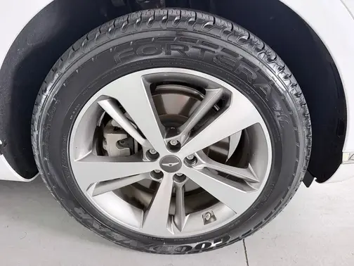 White 2021 Genesis GV80 2.5T