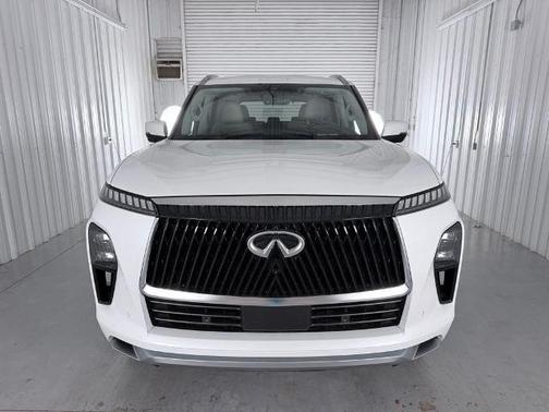 Radiant White 2026 INFINITI QX80 PURE