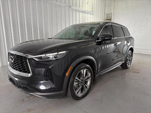 2022 INFINITI QX60 LUXE