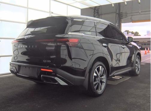 2022 INFINITI QX60 LUXE