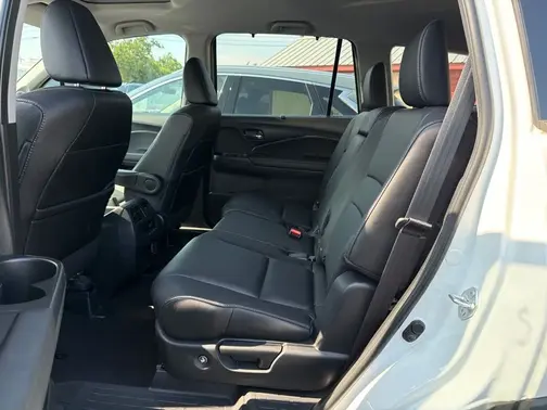 White 2022 Honda Pilot Special Edition