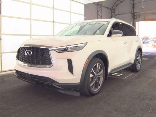 Majestic White 2023 INFINITI QX60 LUXE