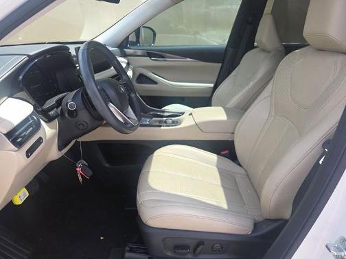 Majestic White 2023 INFINITI QX60 LUXE