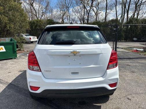 Summit White 2018 Chevrolet Trax LS
